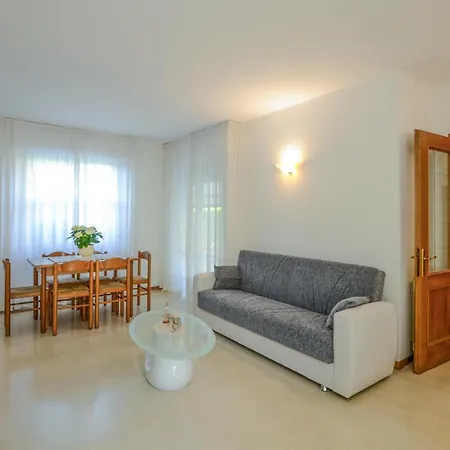 3 Bedroom Lovely In Marina di Pietrasanta